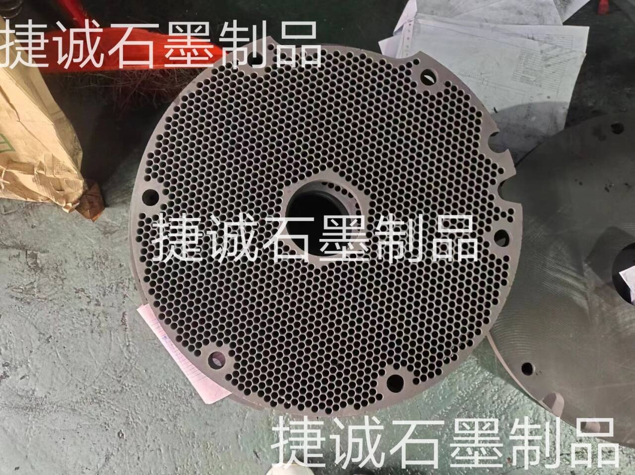 硬質(zhì)合金石墨盤，石墨盤，刀具燒結(jié)石墨盤，石墨盤加工，銅管燒結(jié)石墨盤，燒結(jié)石墨盤，石墨盤加工廠，石墨盤生產(chǎn)廠家，石墨盤廠家